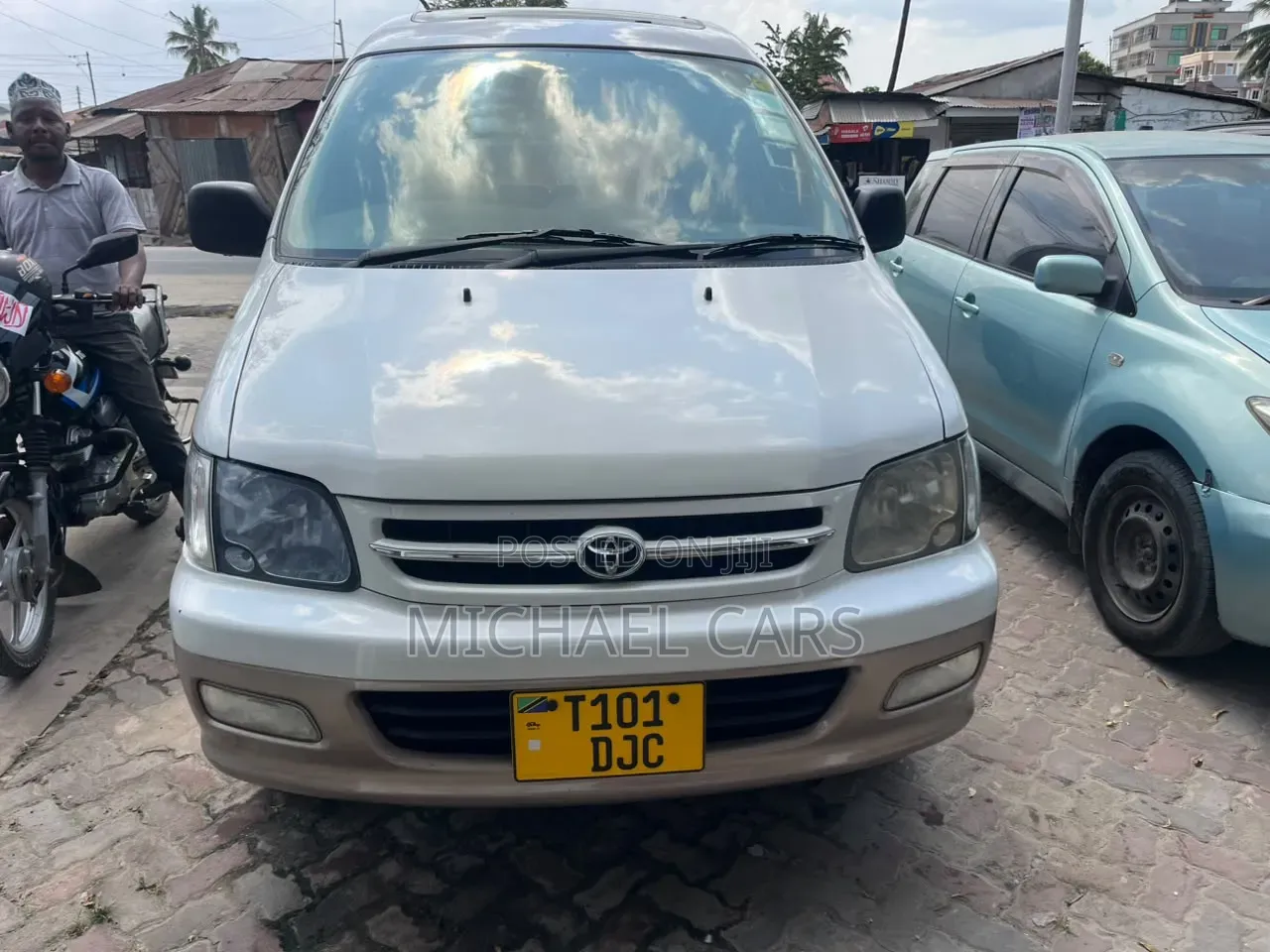 Toyota Noah 2003 White