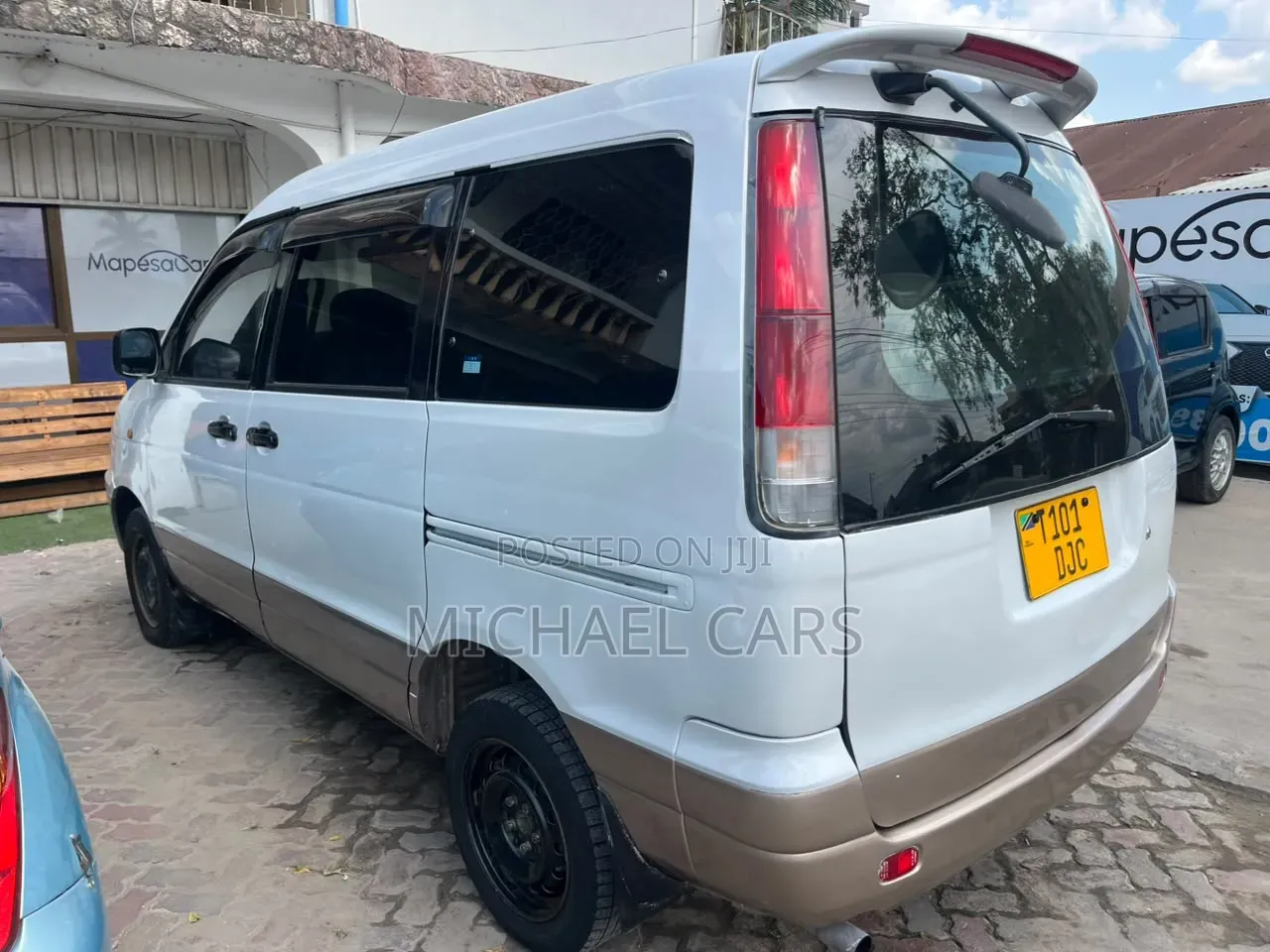 Toyota Noah 2003 White