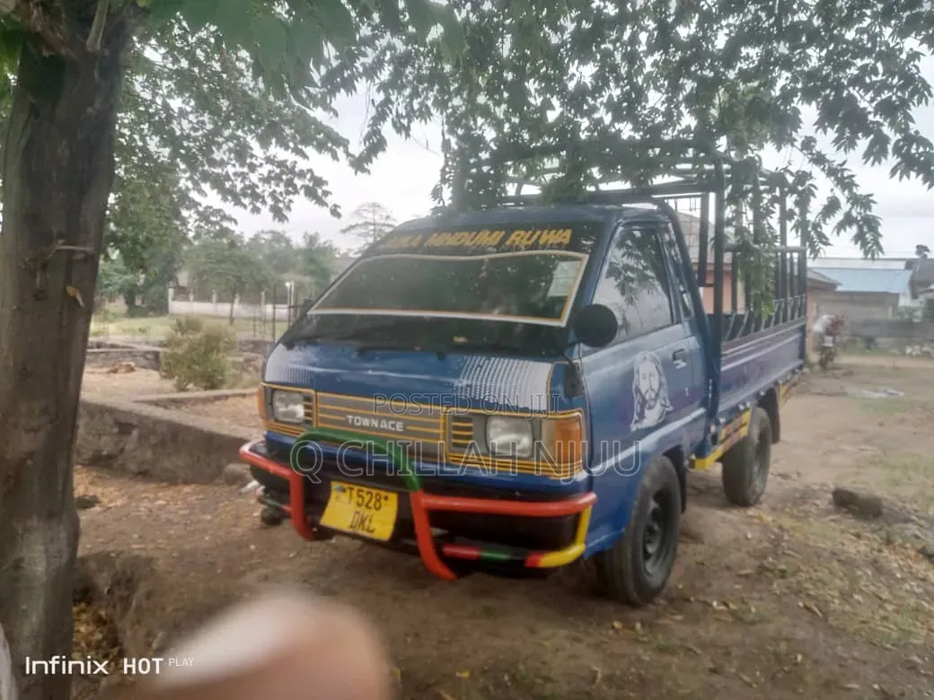 Toyota TownAce 1998 Blue