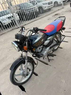 TVS HLX 125 2021 Gold