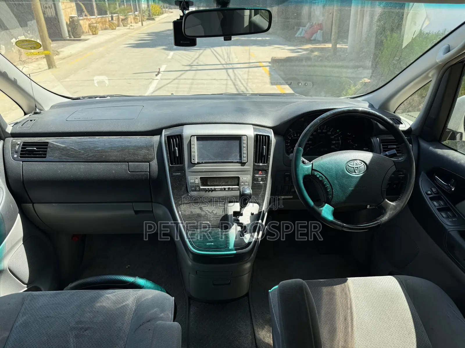 Toyota Alphard 2.4 Petrol AWD 2005 White