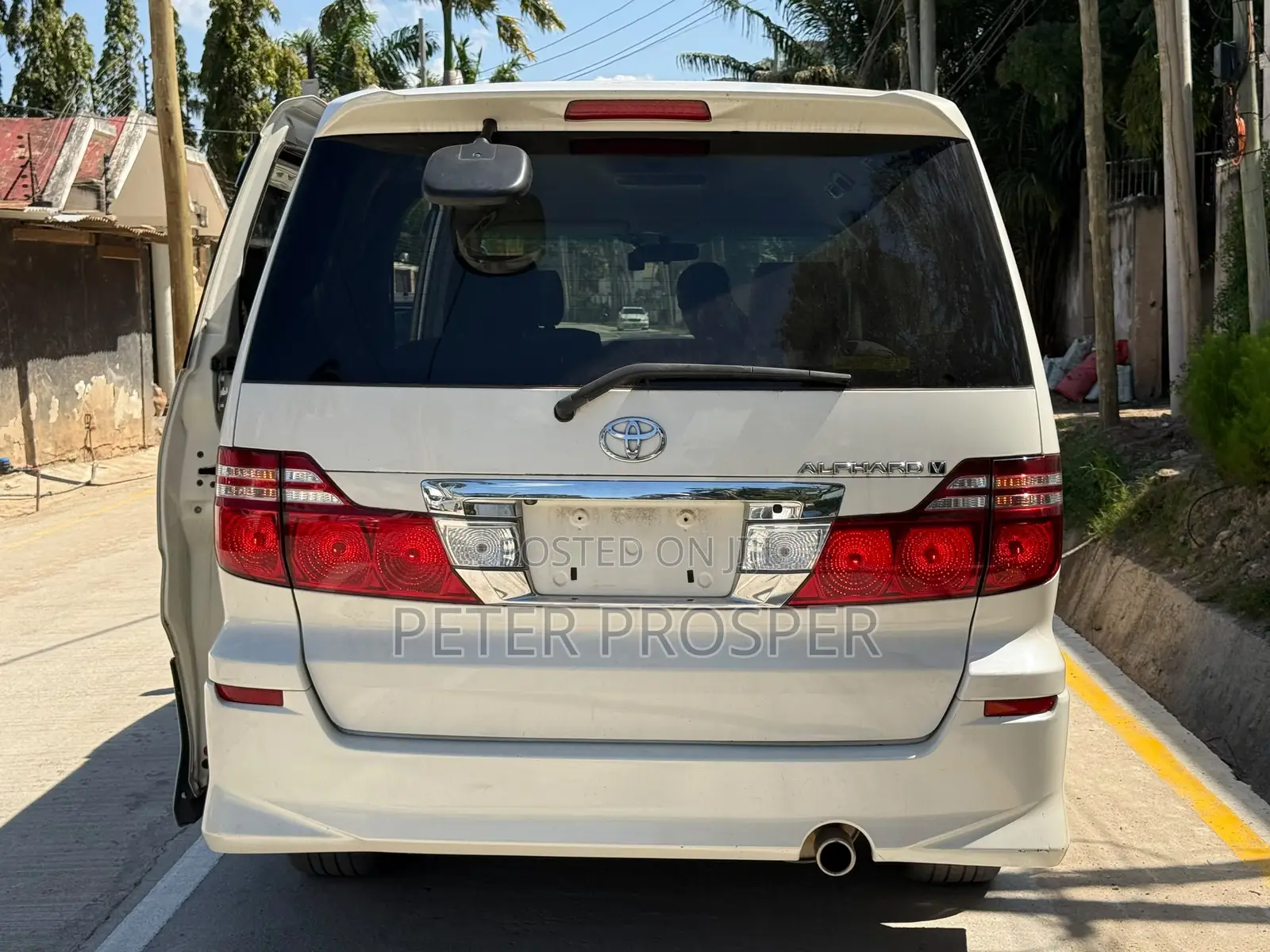 Toyota Alphard 2.4 Petrol AWD 2005 White
