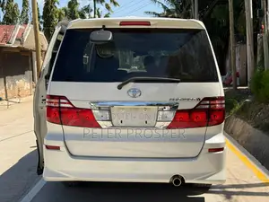 Toyota Alphard 2.4 Petrol AWD 2005 White