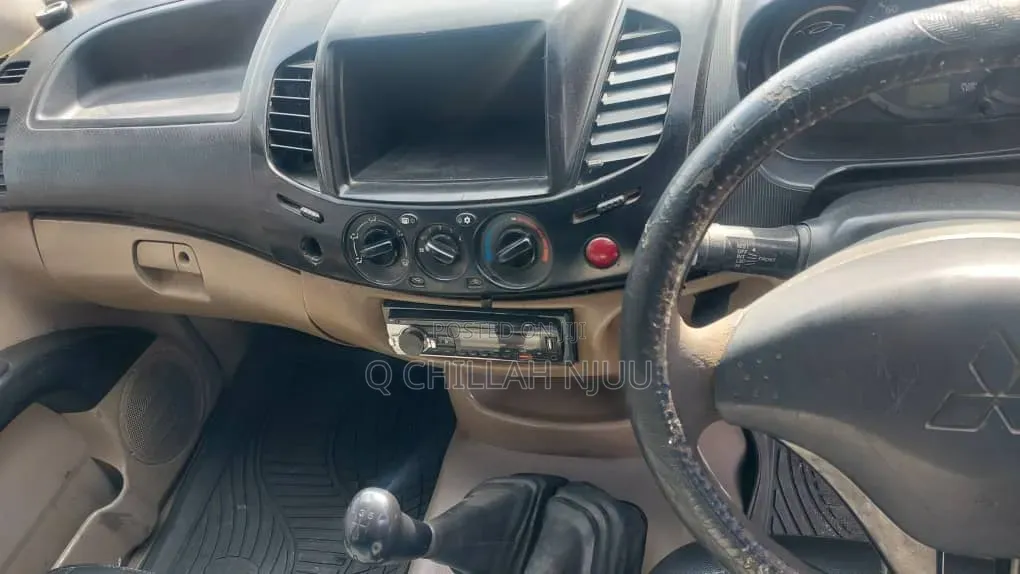 Mitsubishi L200 2000 White