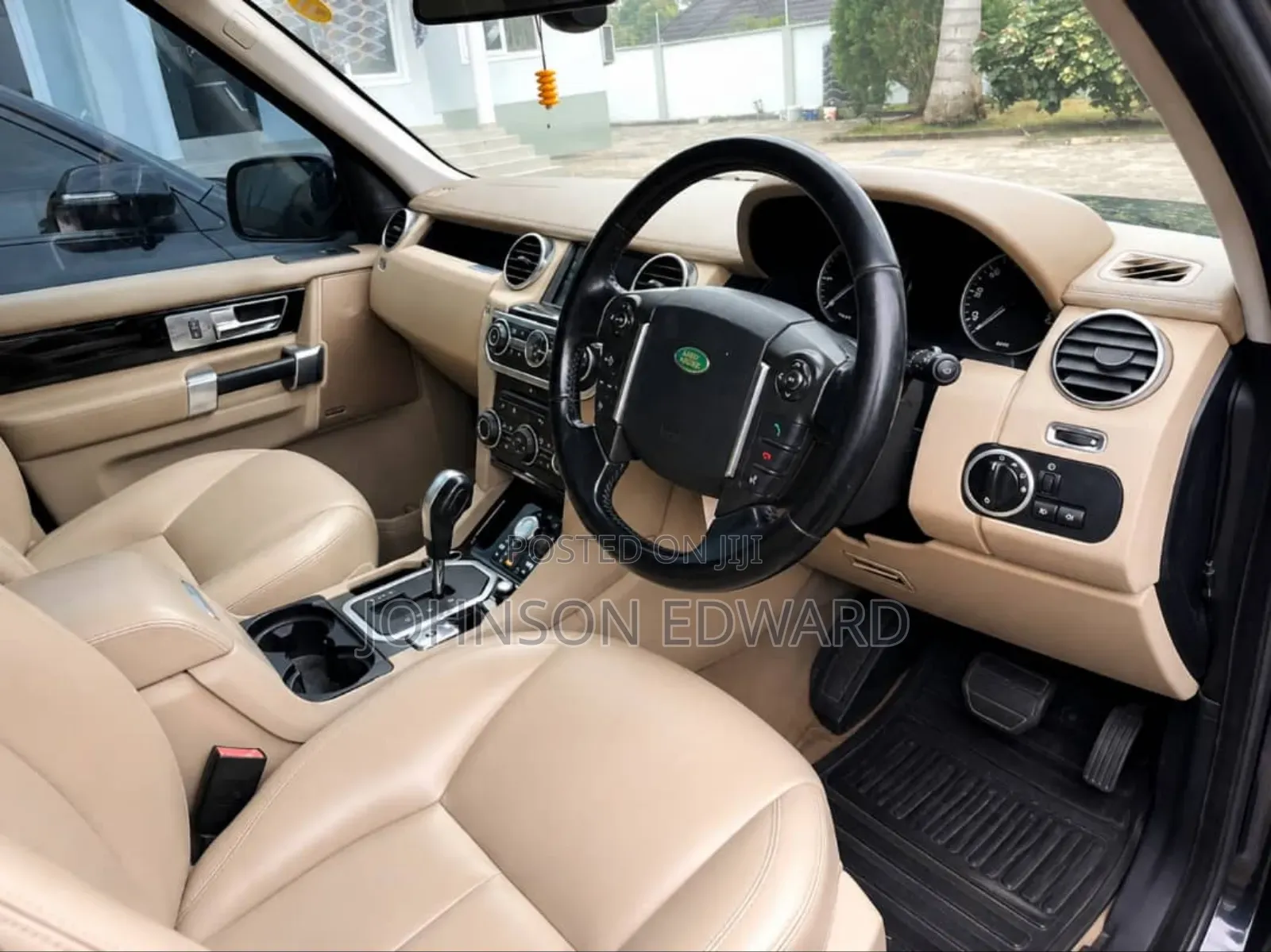 Land Rover Discovery 2010 Black