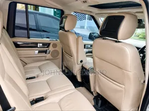 Land Rover Discovery 2010 Black
