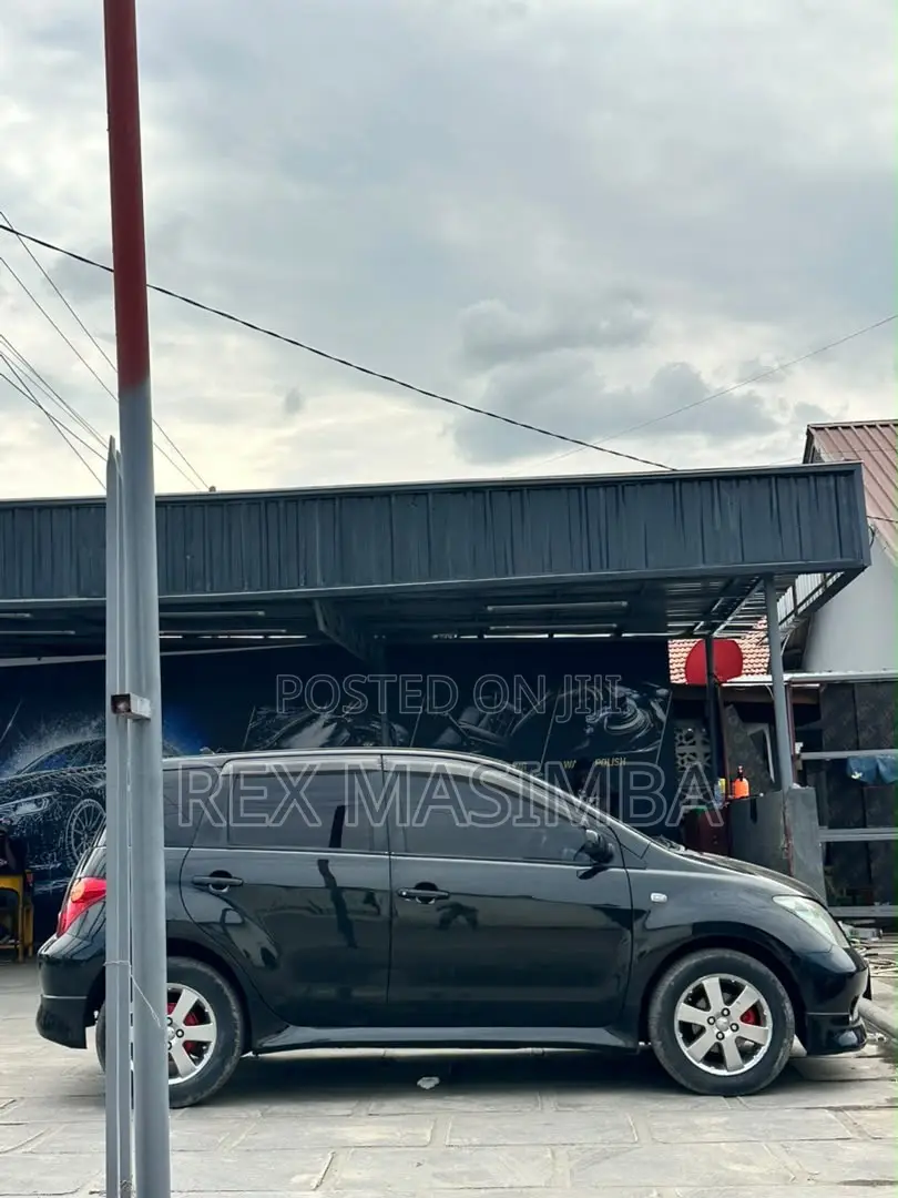 Toyota IST 2004 Black