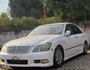 Toyota Crown Royale 2005 White