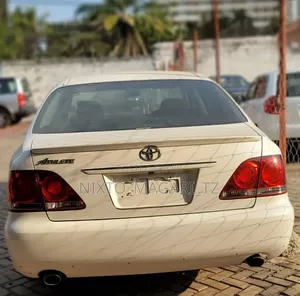 Toyota Crown Royale 2005 White