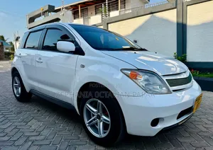 Toyota IST 2004 White