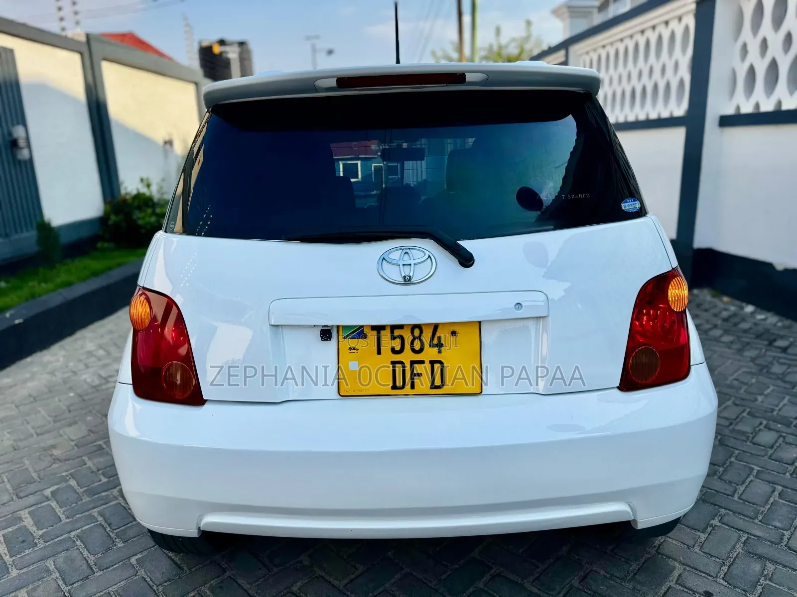 Toyota IST 2004 White