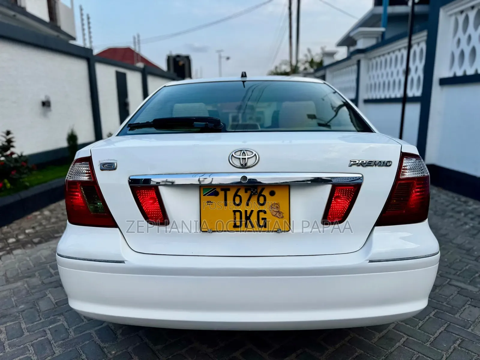 Toyota Premio 2005 White