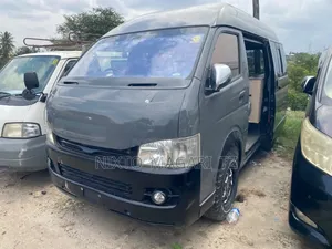 Toyota Quantum 2010 Black
