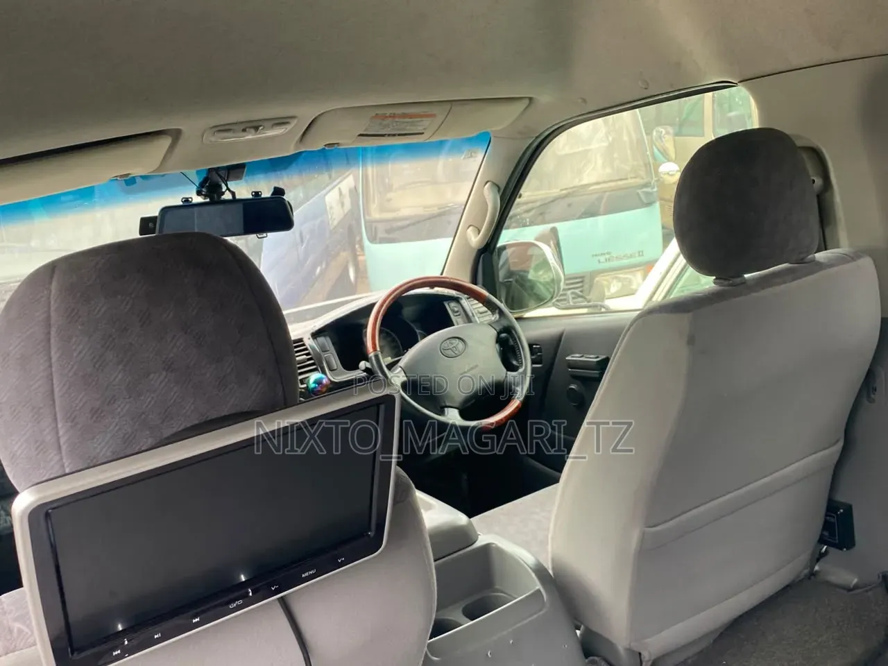 Toyota Quantum 2010 Black