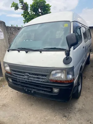 Toyota HiAce 2002 White