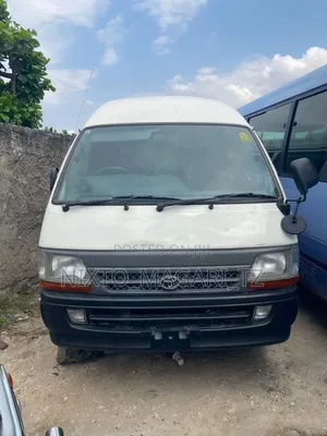 Toyota HiAce 2002 White
