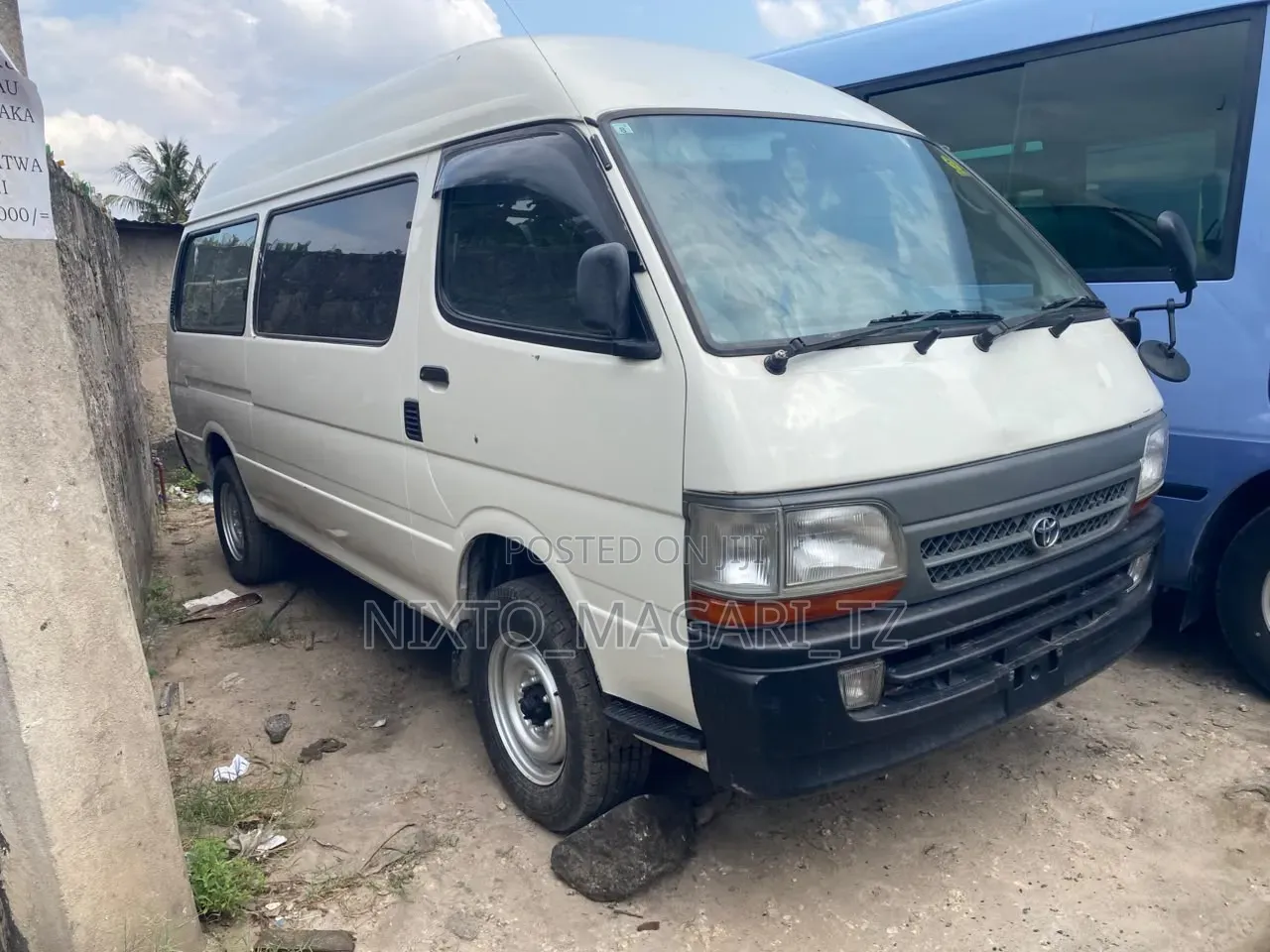 Toyota HiAce 2002 White