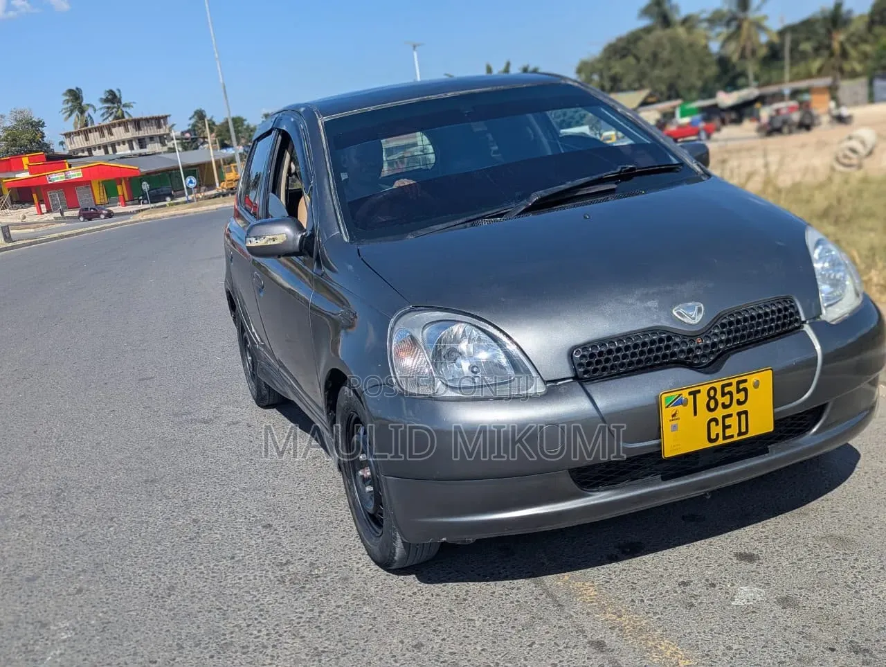 Toyota Vitz 2002 Silver