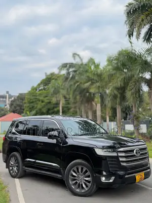 Toyota Land Cruiser 2016 Black
