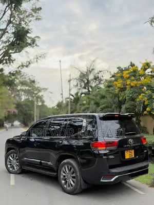 Toyota Land Cruiser 2016 Black