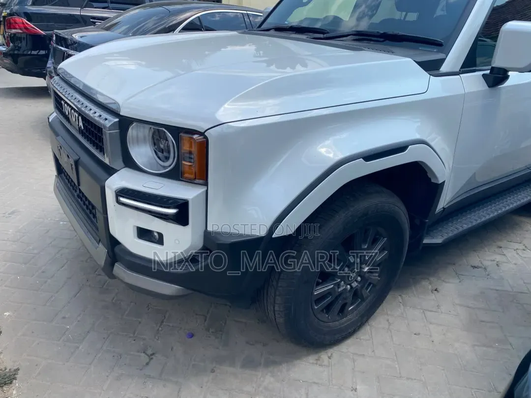 Toyota Land Cruiser Prado 2025 White