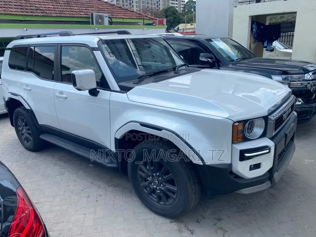 Toyota Land Cruiser Prado 2025 White