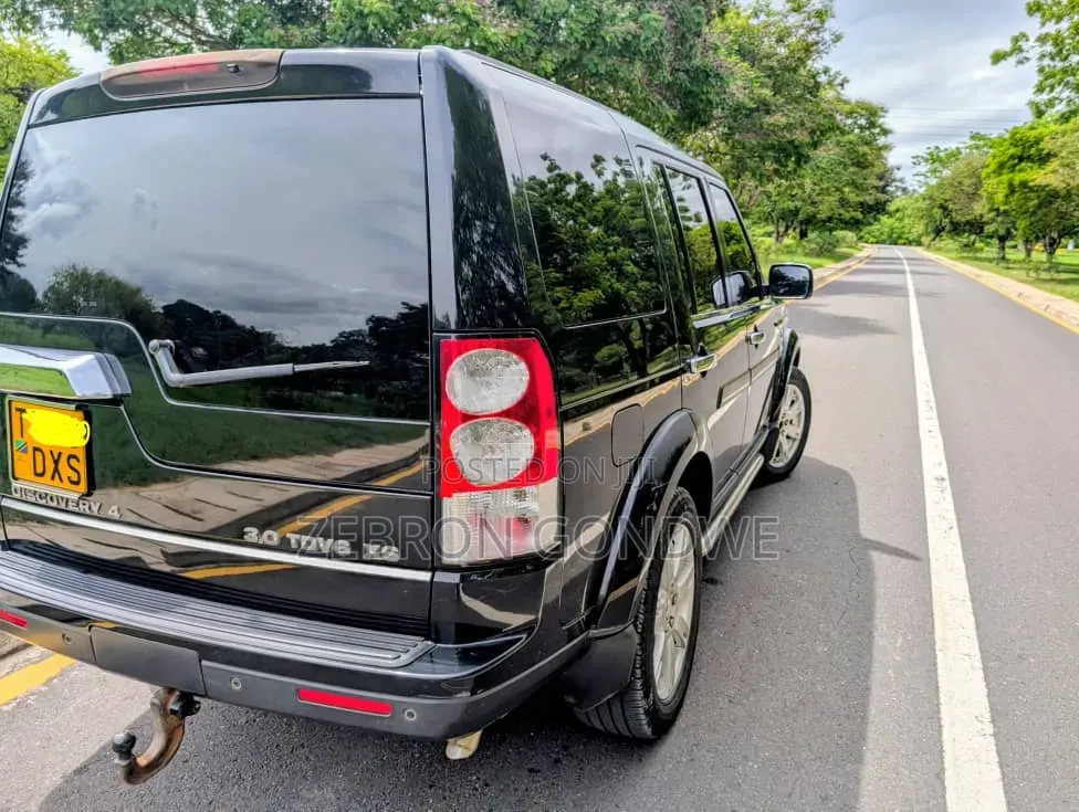 Land Rover Discovery 2010 Black