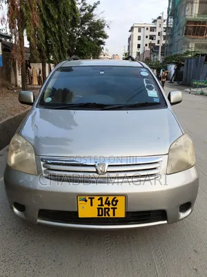 Toyota Raum 2003 Gold