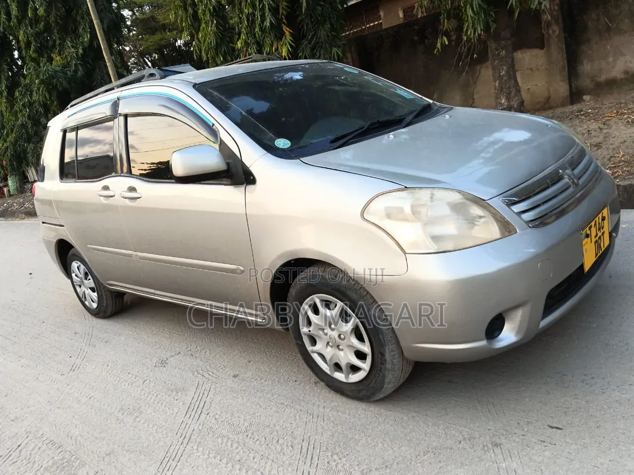 Toyota Raum 2003 Gold