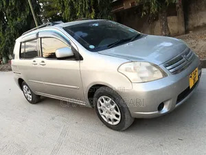 Toyota Raum 2003 Gold