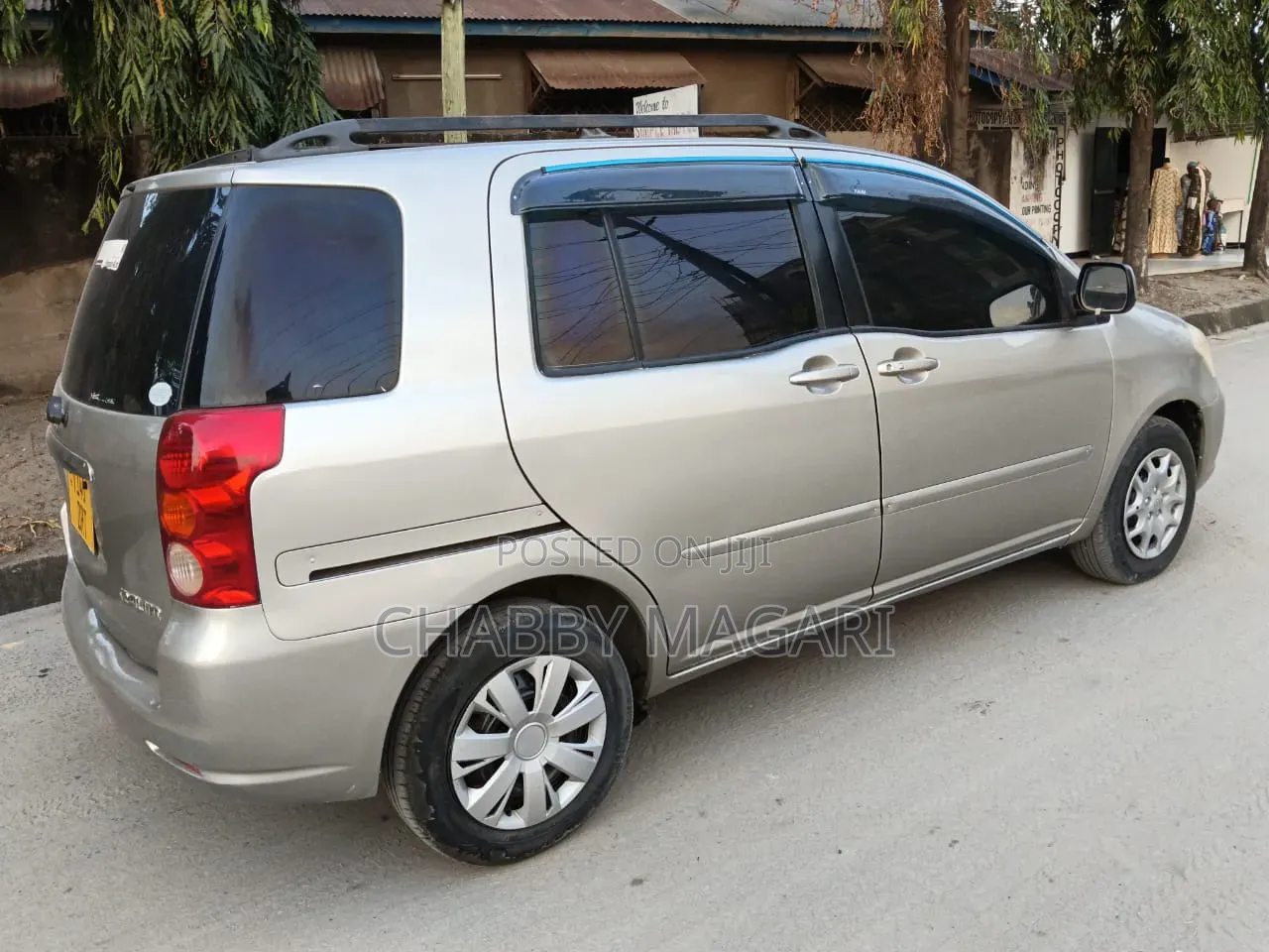 Toyota Raum 2003 Gold