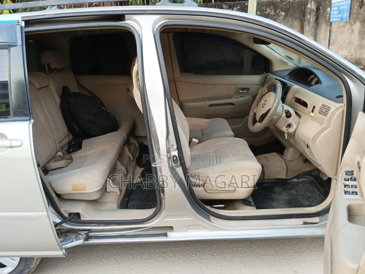Toyota Raum 2003 Gold