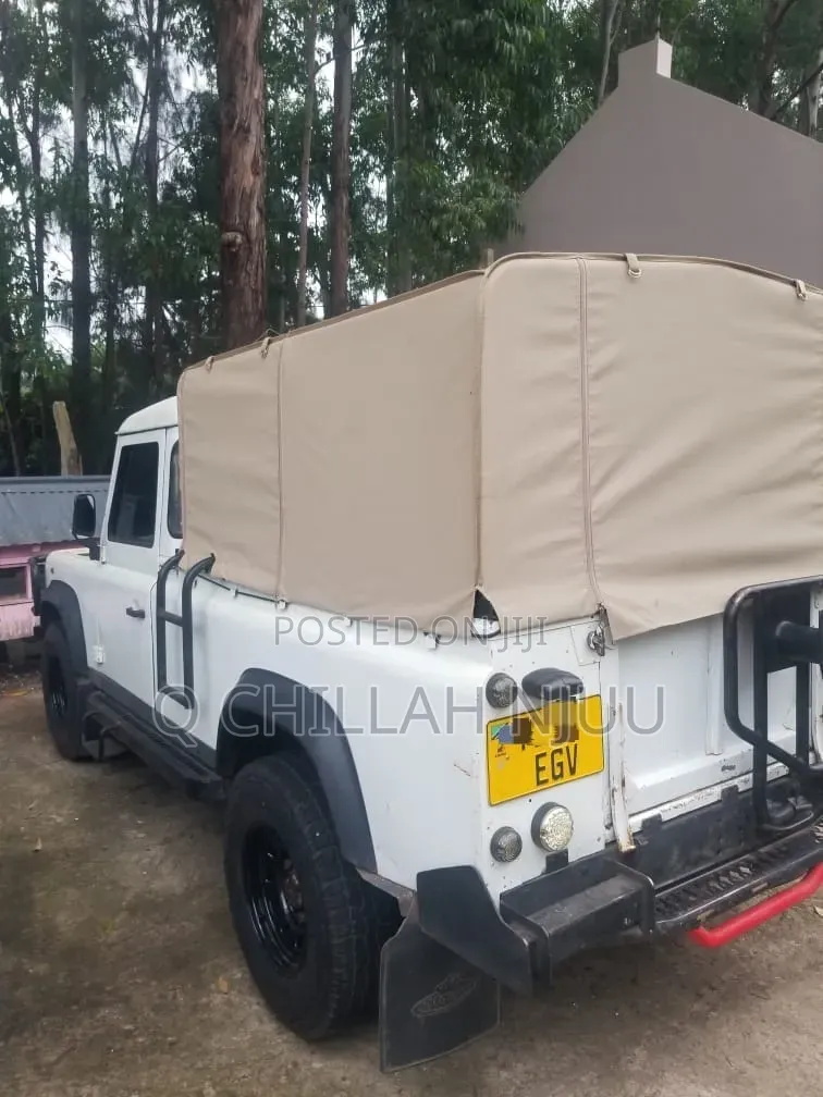 Land Rover Defender 1999 White
