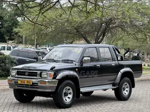 Toyota Hilux 1990 Black