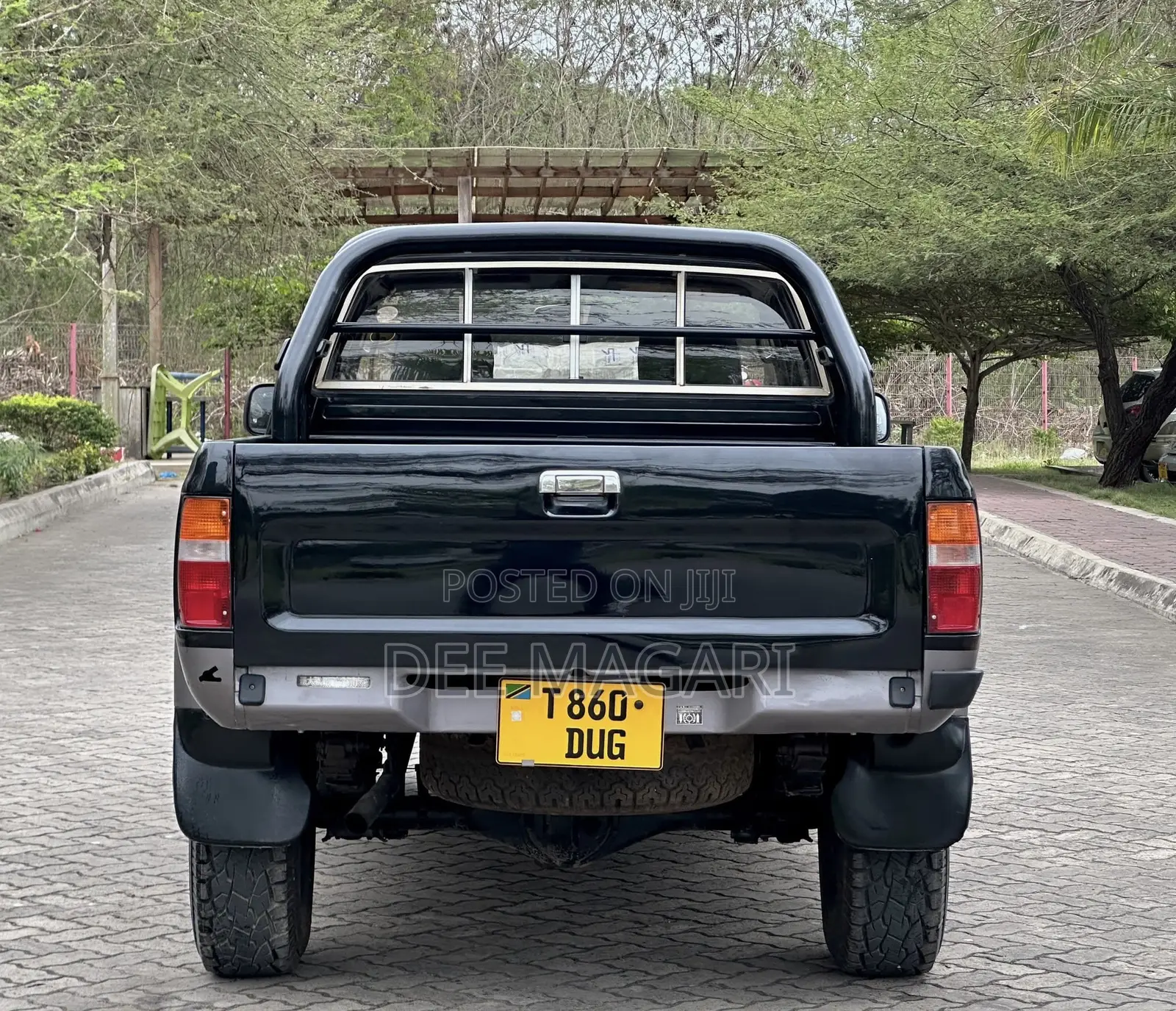 Toyota Hilux 1990 Black