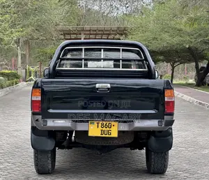 Toyota Hilux 1990 Black