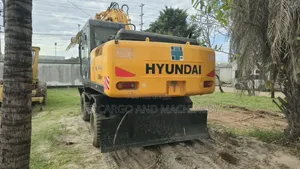 Hyundai Wheel Excavator