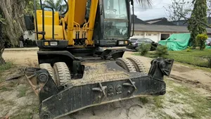 Hyundai Wheel Excavator