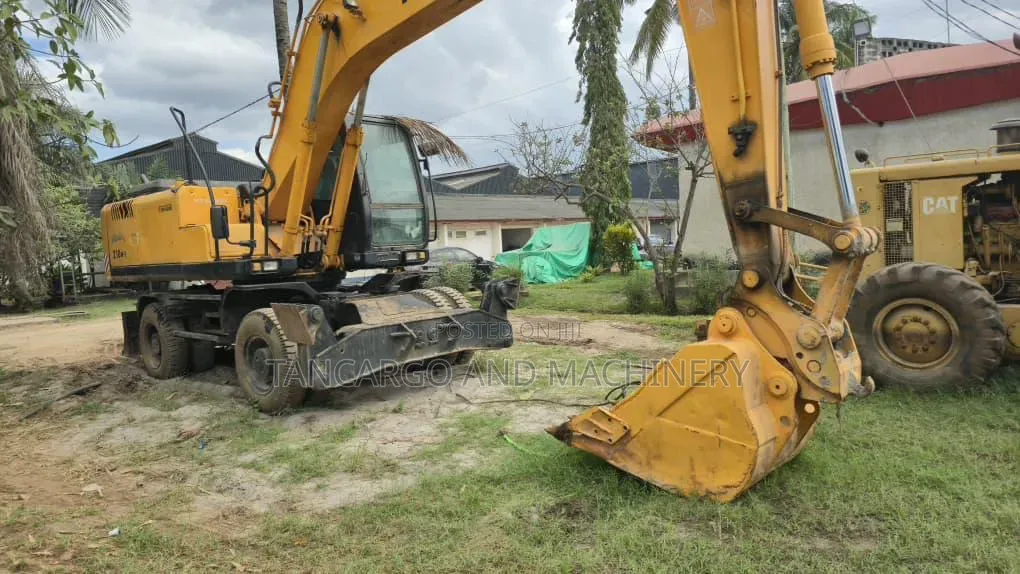 Hyundai Wheel Excavator