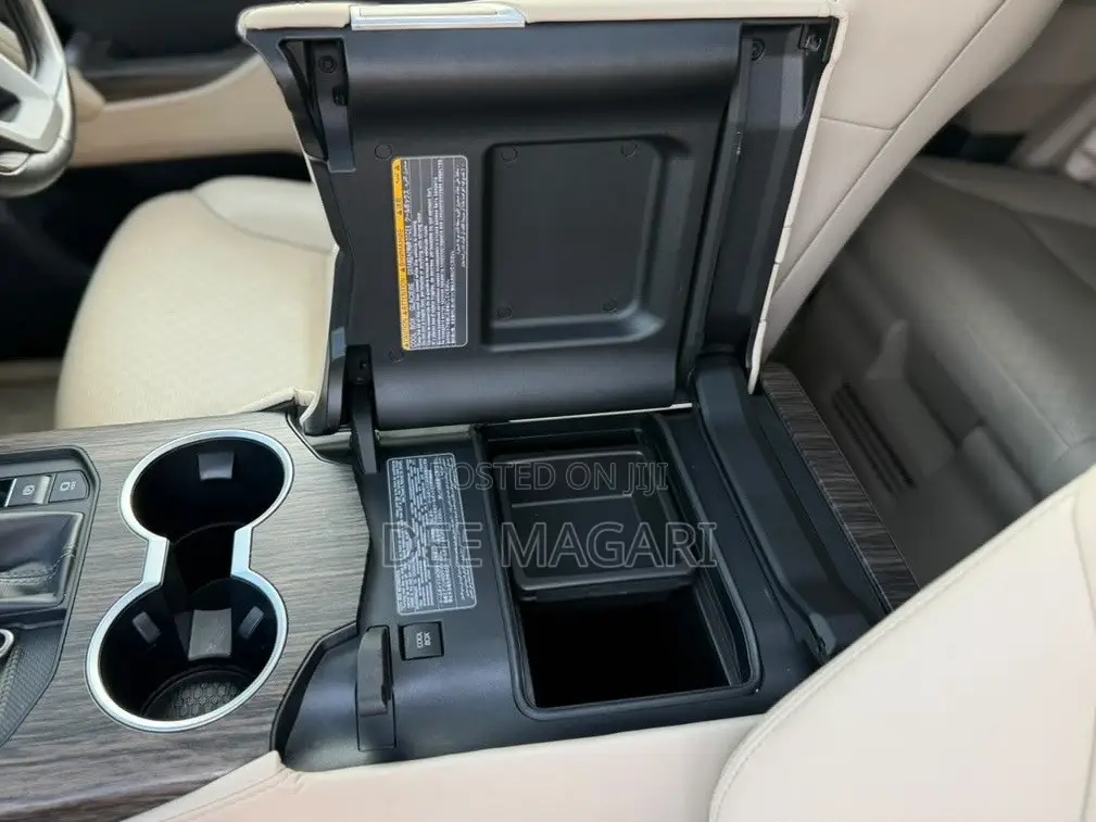 Toyota Land Cruiser LC300 2023 Black
