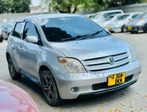 Toyota IST 2003 Silver