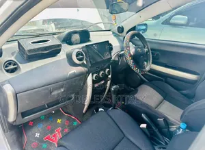 Toyota IST 2003 Silver