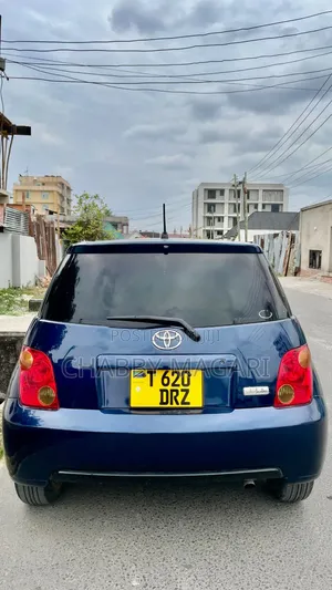 Toyota IST 2003 Blue