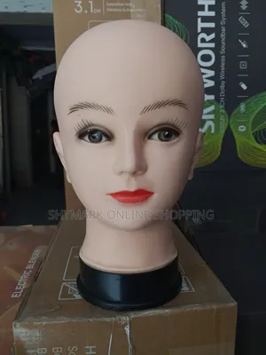 Mdoli Wa Kichwa Cha Kike Bila Mabega