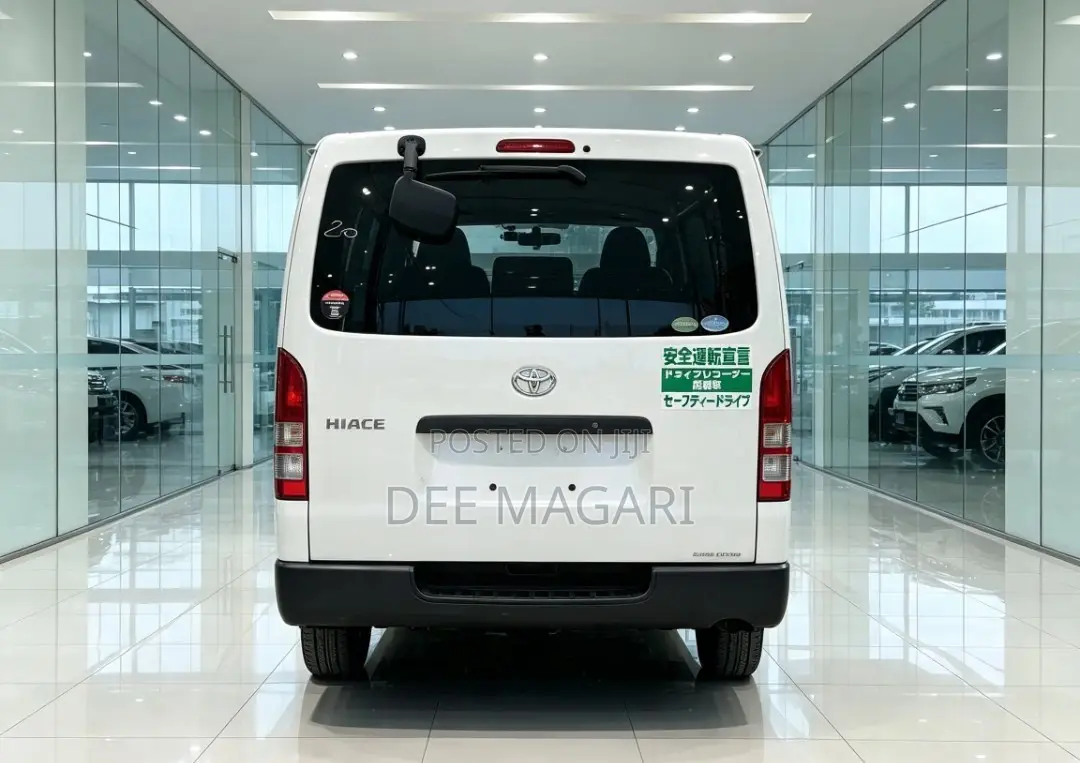 Toyota Quantum 2012 White