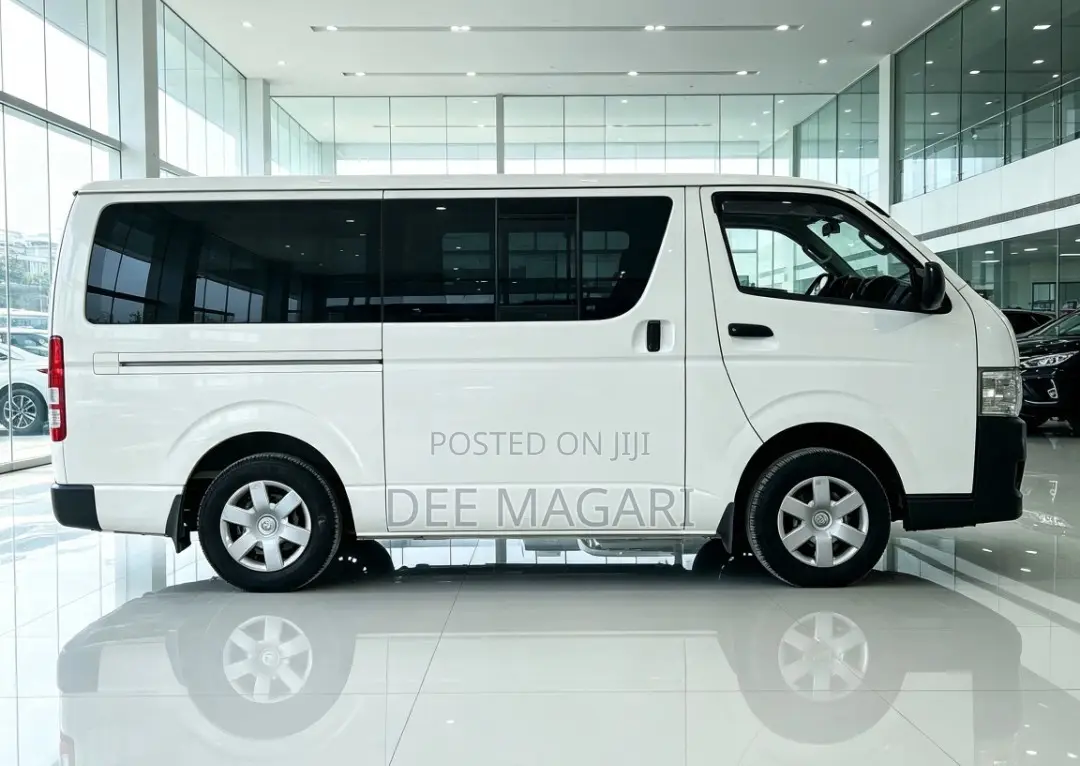 Toyota Quantum 2012 White