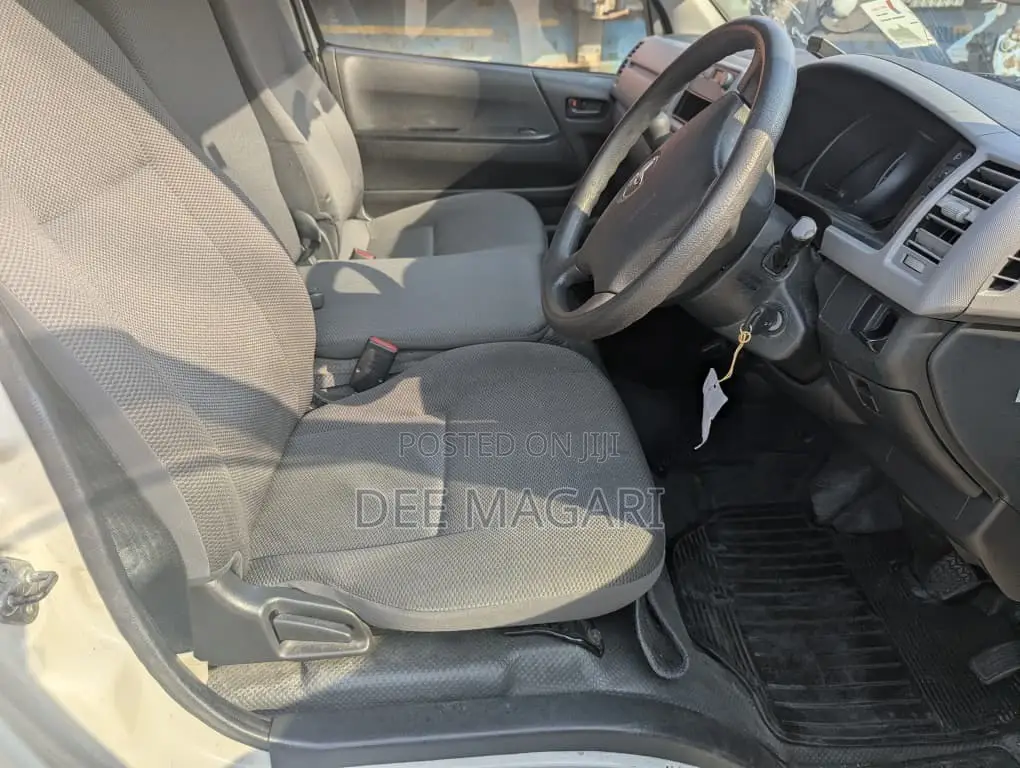 Toyota Quantum 2012 White