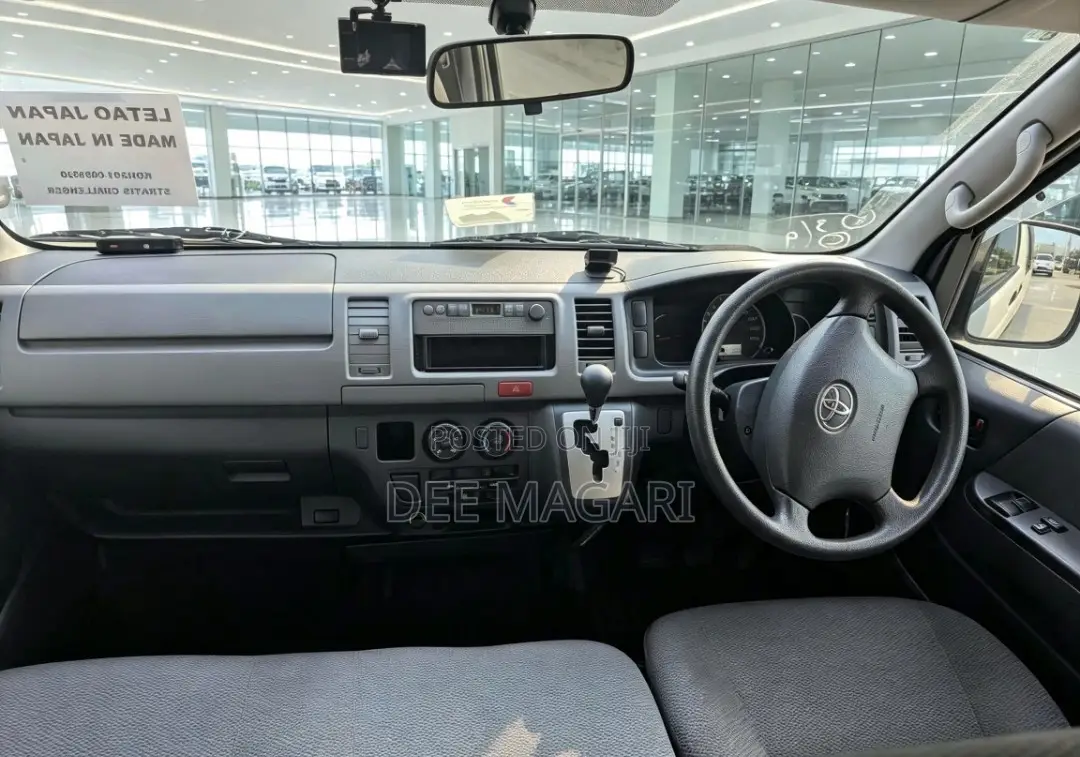 Toyota Quantum 2012 White