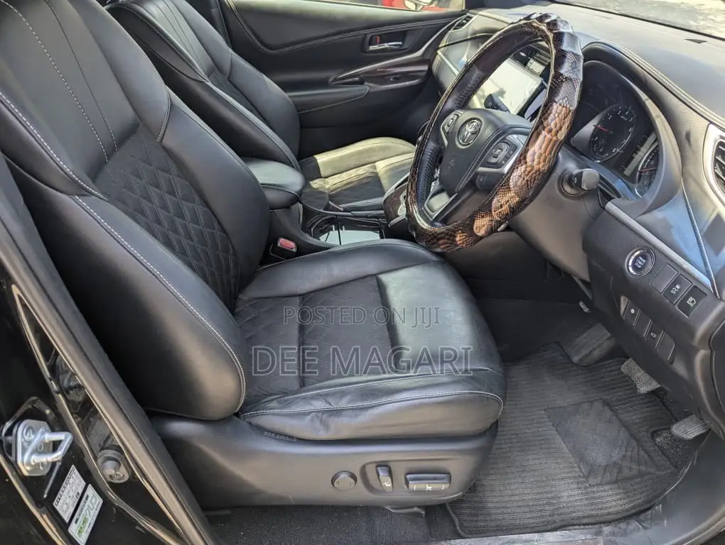 Toyota Harrier 2.0 2014 Black
