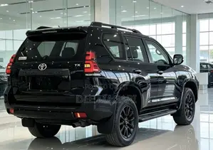 Toyota Land Cruiser Prado 2023 Black